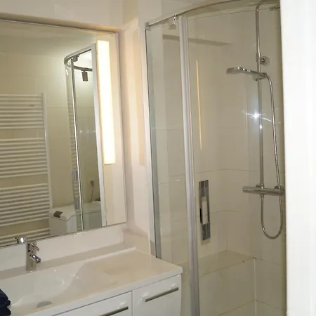 Seaview 2-bedroom Goldeneye With Private Garage In Duinbergen * Knokke-Heist