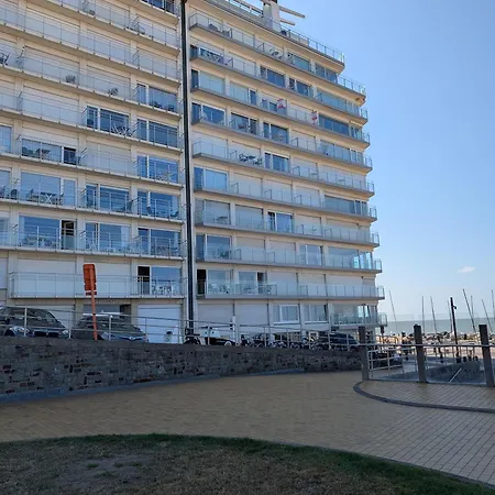 Seaview 2-bedroom Goldeneye With Private Garage In Duinbergen Apartman *