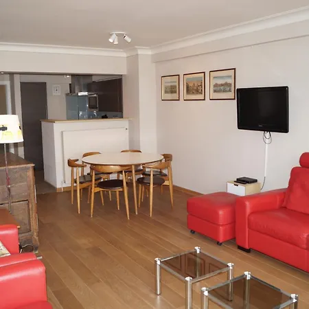 Seaview 2-bedroom Goldeneye With Private Garage In Duinbergen *