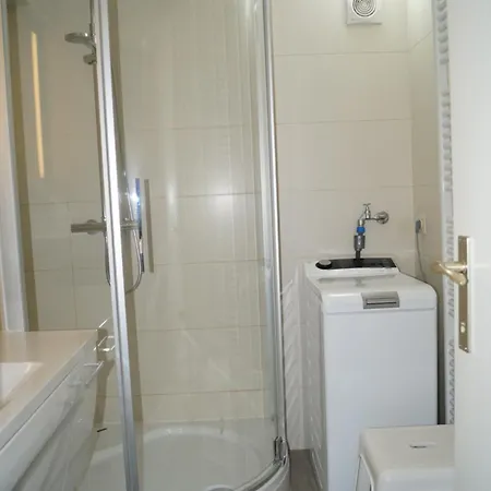 Seaview 2-bedroom Goldeneye With Private Garage In Duinbergen *