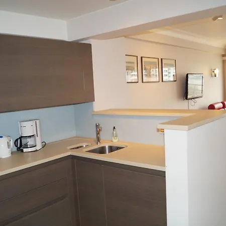 Seaview 2-bedroom Goldeneye With Private Garage In Duinbergen Apartman