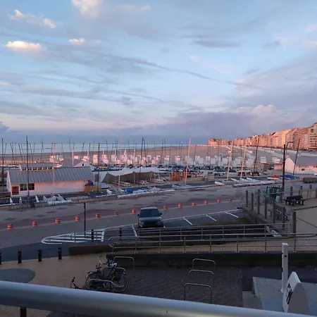 Seaview 2-bedroom Goldeneye With Private Garage In Duinbergen Apartman Knokke-Heist