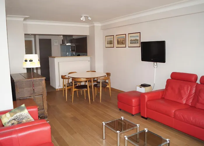 Seaview 2-bedroom Goldeneye With Private Garage In Duinbergen *